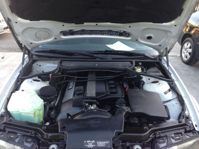 2001 BMW 325  i