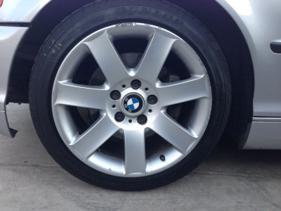 2001 BMW 325  i