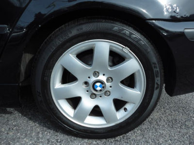 2002 BMW 325 i