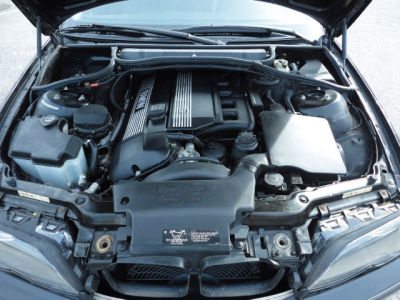 2002 BMW 325 i