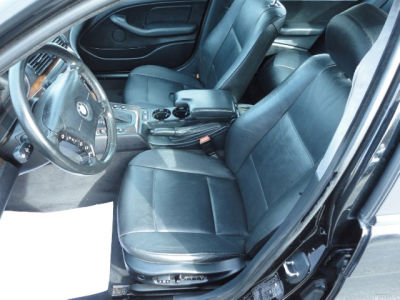 2002 BMW 325 i