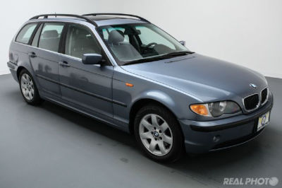 2002 BMW 325  xiT