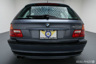 2002 BMW 325  xiT