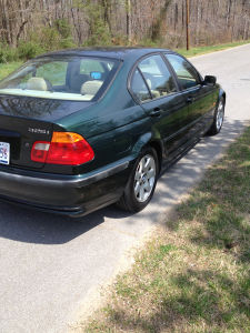 2001 BMW 325  i