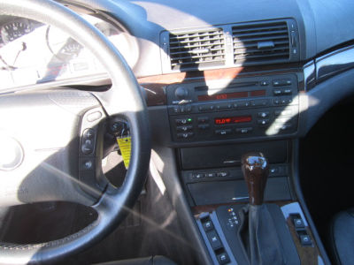 2004 BMW 325 xi