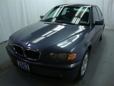 2002 BMW 325  i