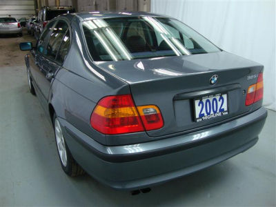 2002 BMW 325 i