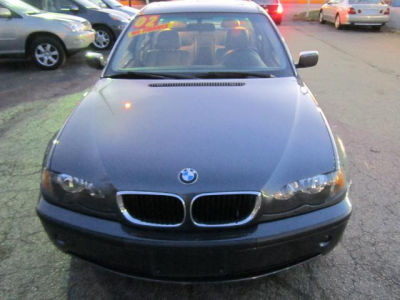 2002 BMW 325  xi