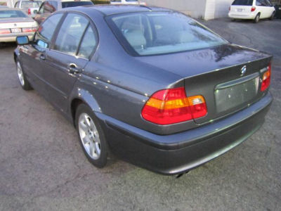 2002 BMW 325  xi