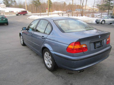 2002 BMW 325  i