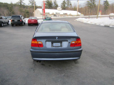 2002 BMW 325  i