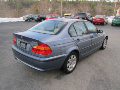 2002 BMW 325  i