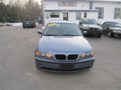 2002 BMW 325  i