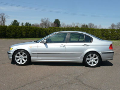 2002 BMW 325  i
