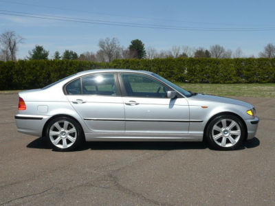 2002 BMW 325  i