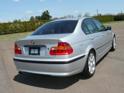 2002 BMW 325  i