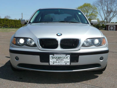 2002 BMW 325  i