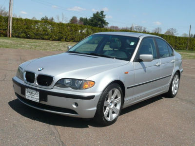 2002 BMW 325  i