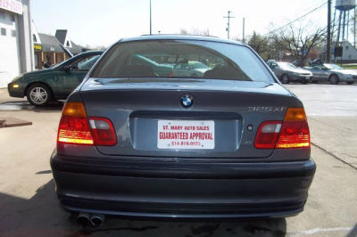 2001 BMW 325  i