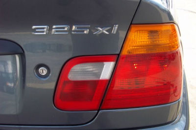 2001 BMW 325  i