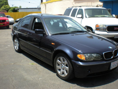 2002 BMW 325  i