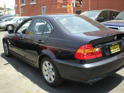 2002 BMW 325 i