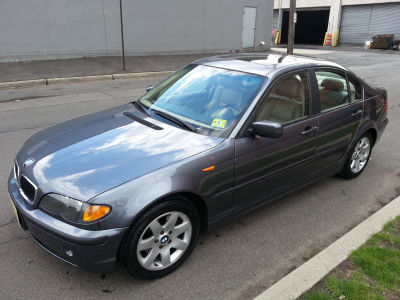 2002 BMW 325  i