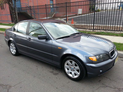 2002 BMW 325  i