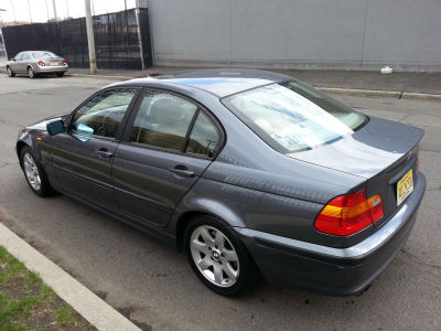 2002 BMW 325  i