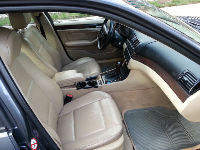 2002 BMW 325  i