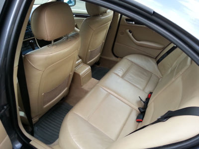 2002 BMW 325  i