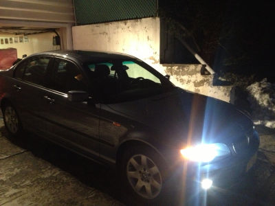 2002 BMW 325  xi