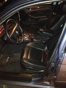 2002 BMW 325  xi