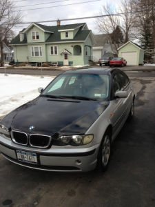 2004 BMW 325  xi