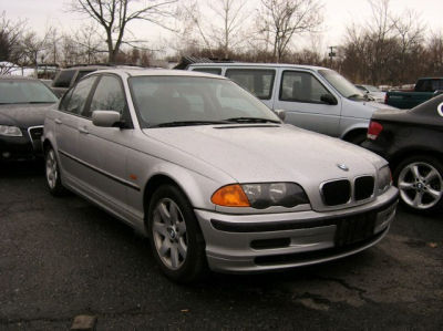 2001 BMW 325  i