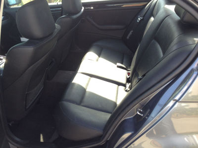 2001 BMW 325  i