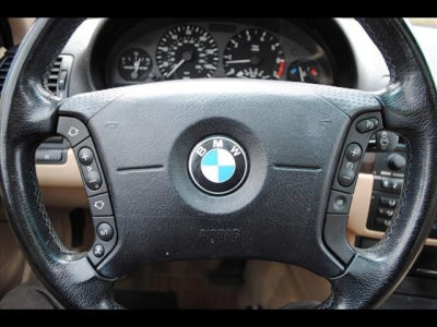 2001 BMW 325 i
