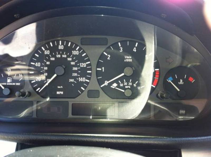 2002 BMW 325 i