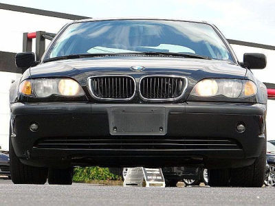 2003 BMW 325  i