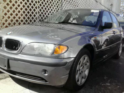 2003 BMW 325  xi