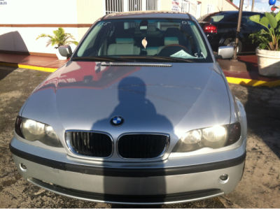 2003 BMW 325  i