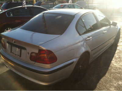 2003 BMW 325  i