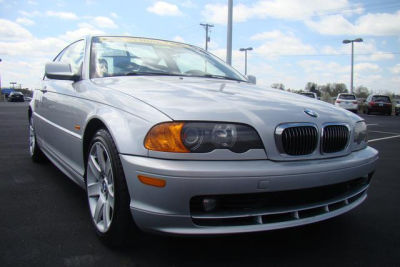 2001 BMW 325  Ci