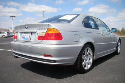 2001 BMW 325  Ci