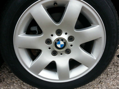 2003 BMW 325 i