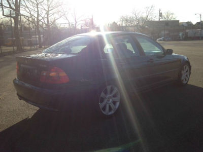 2002 BMW 325  i