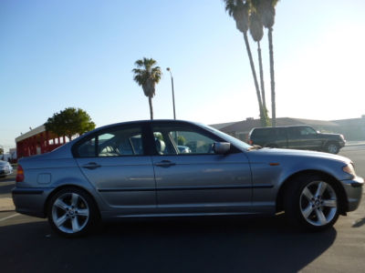 2004 BMW 325  i