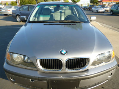 2004 BMW 325  i