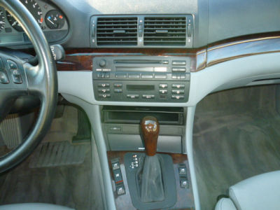 2004 BMW 325  i