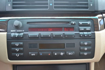 2002 BMW 325 i